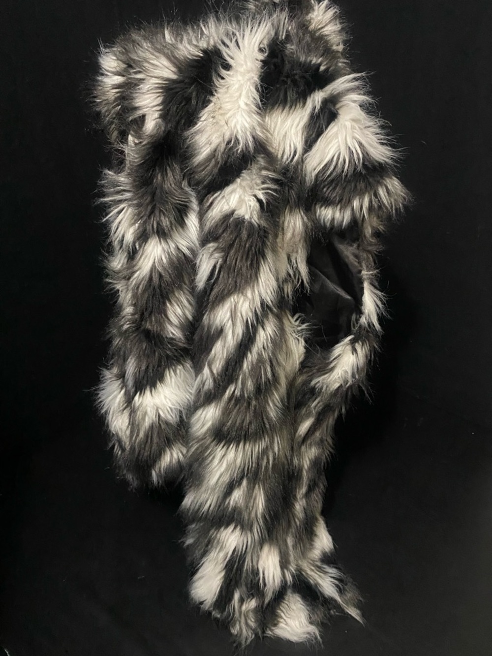 Marc New York Black and White Faux Fur Vest - Picture 13 of 15